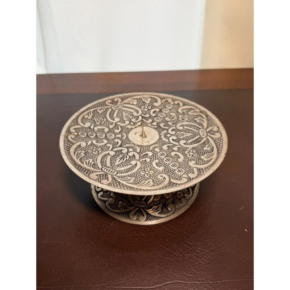 N/A ornate silver